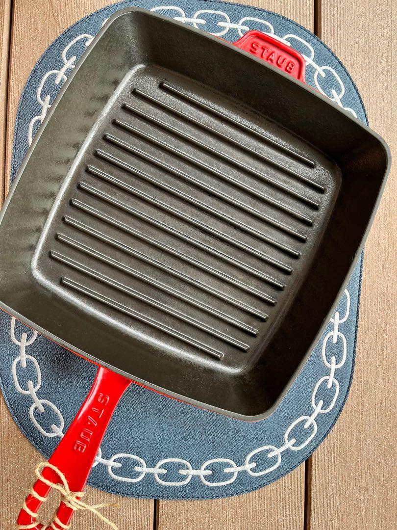 ROUND HOT PLATE IN CAST IRON D20 BLACK - STAUB-COOKING UTENSIL