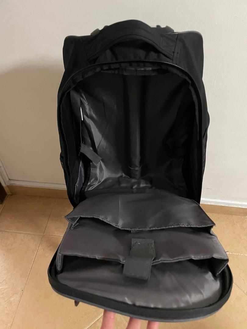 Targus backpack with wheels, Men's Fashion, Bags, Backpacks on Carousell