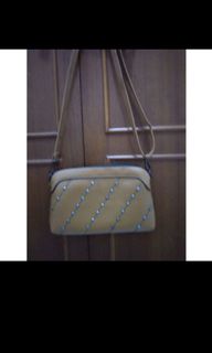 (Kategori: ) berada di . Dikirim oleh adyacolection (ID iklan 1178913099, Gambar 1). Deskripsi: .
