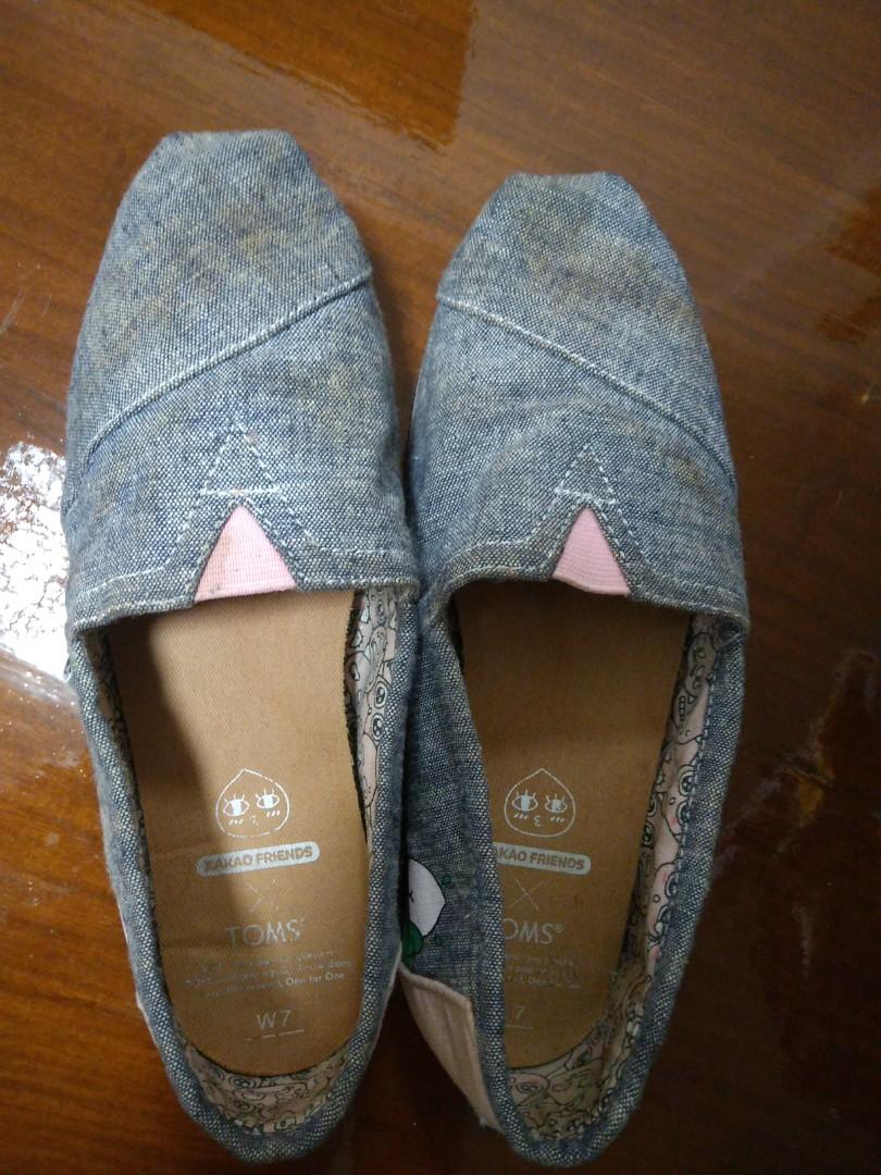 TOMS friends collab, Women's Fashion, Footwear, and slides Carousell
