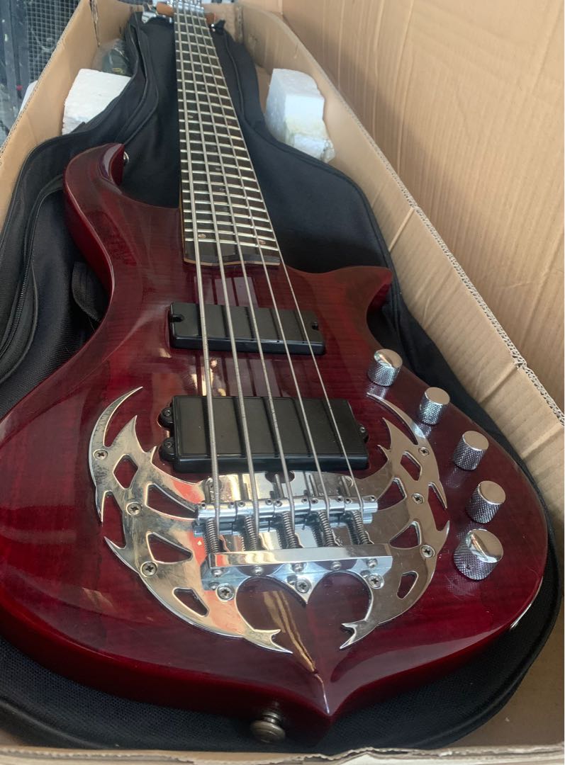 Traben Bass Guitar 5 Strings, Hobbies & Toys, Music & Media, Musical