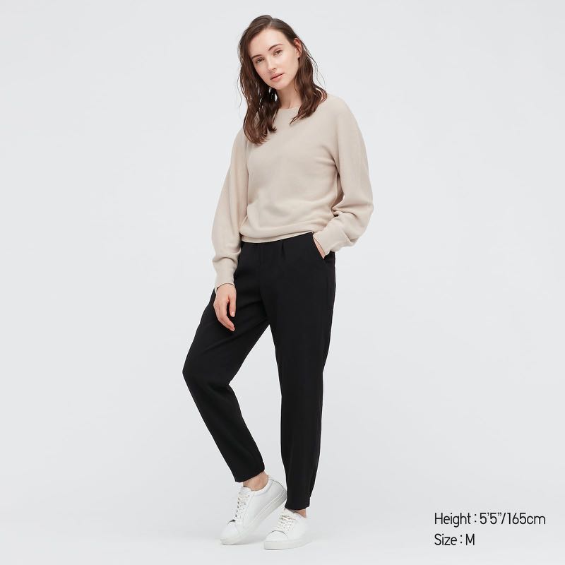 Uniqlo Jogger Pants in Black, Women's Fashion, Bottoms, Other