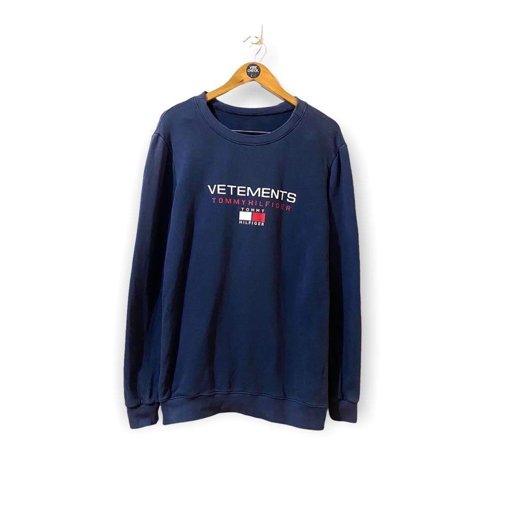 Vetements x tommy hilfiger hot sale t shirt