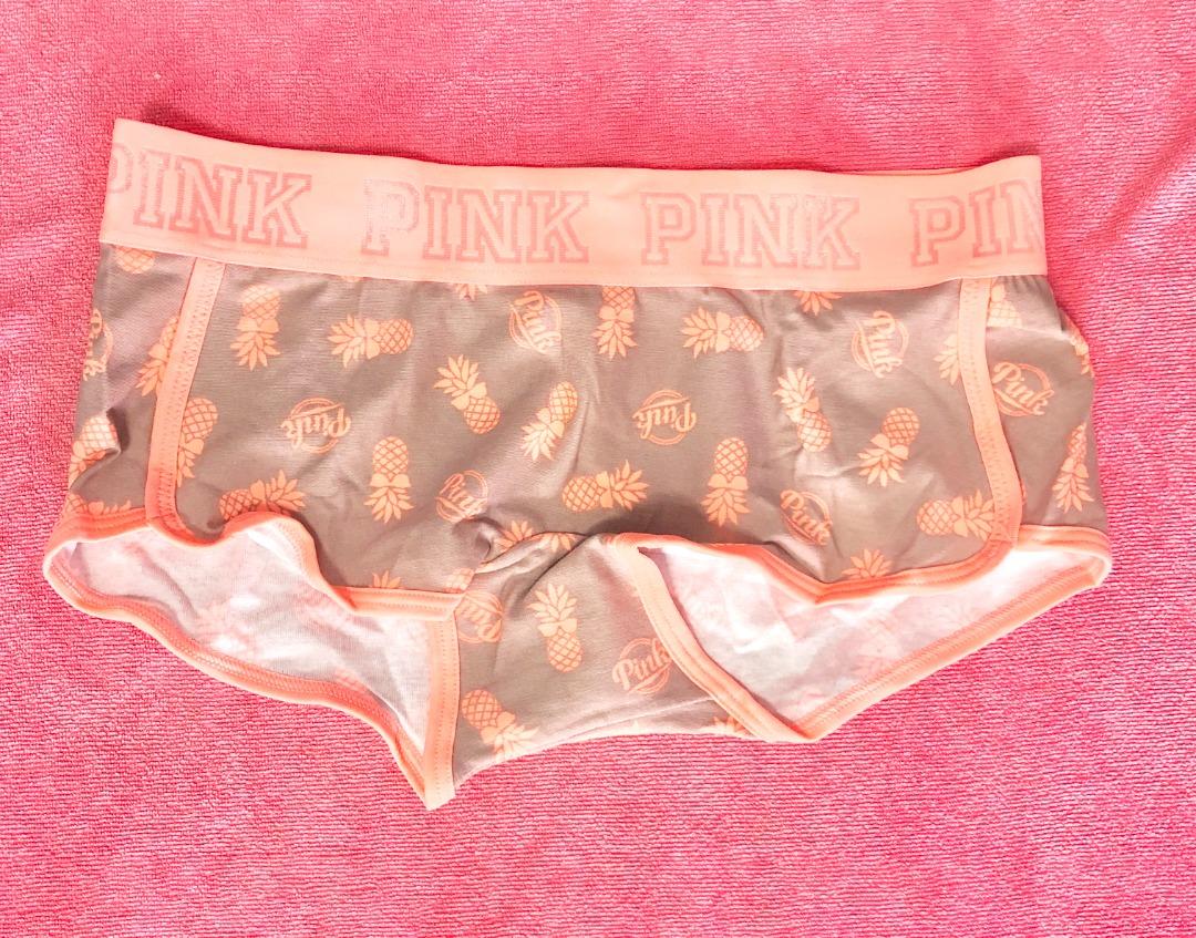 Victoria's Secret PINK Logo Boyshorts Small Panties, Women's Fashion, New  Undergarments & Loungewear on Carousell