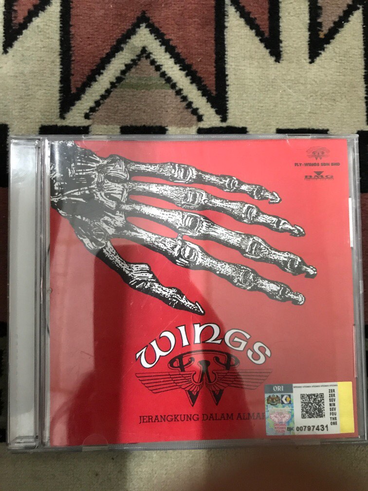 WINGS JERANGKUNG DALAM ALMARI, Hobbies & Toys, Music & Media, CDs