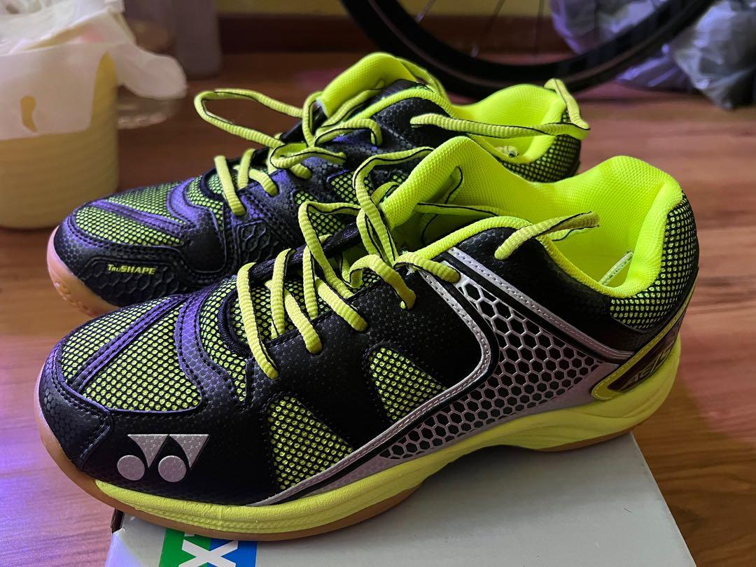Badminton shoes under best sale 15