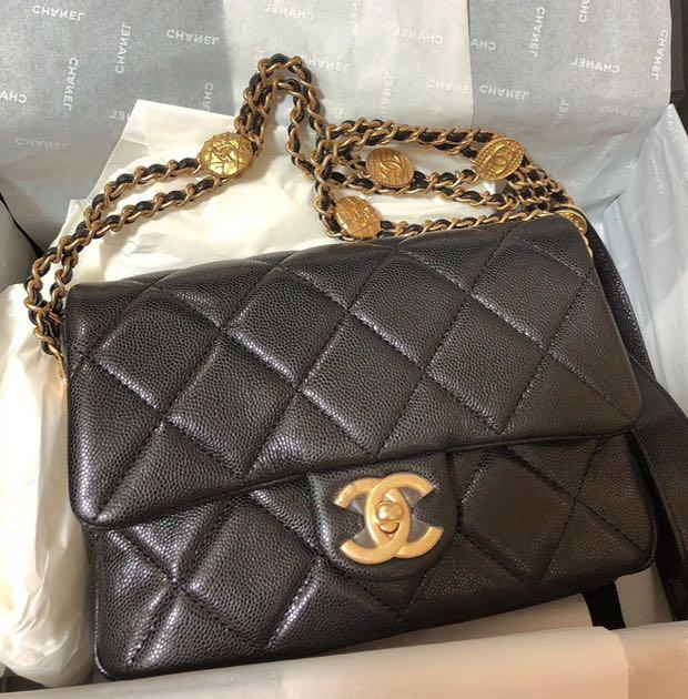 Authentic CHANEL Gabrielle bag (M size), Women's Fashion, Bags & Wallets,  Shoulder Bags on Carousell