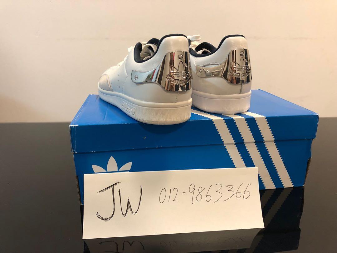 J w stan smith deals