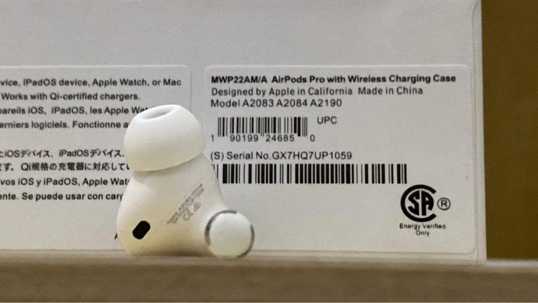 Apple Airpods Pro (Category: Earphones) located in Manila. Submitted by shop.destash (Listing ID 1179191789, Image 3). Description: RFS: Need funds for school ASAP - 99% smooth, no damages, scratches, flaws - Lady-owned, like brand new - Complete with charging case, left and right airpod, unused ear tip set, airpods manual, original lightning cord charger, free silicone case - Via Lalamove/Grab delivery. Free shipping if within Metro Manila - Pro
