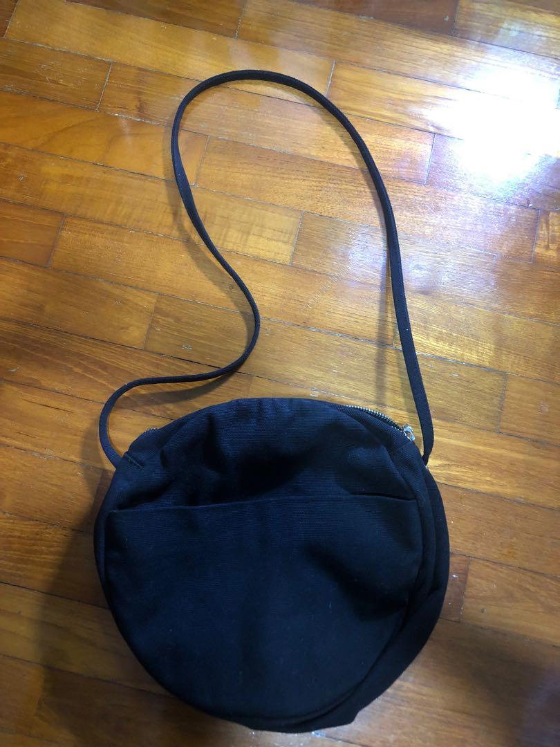 BAGGU Canvas Circle Purse Medium Women s Fashion Bags Wallets Cross body Bags on Carousell