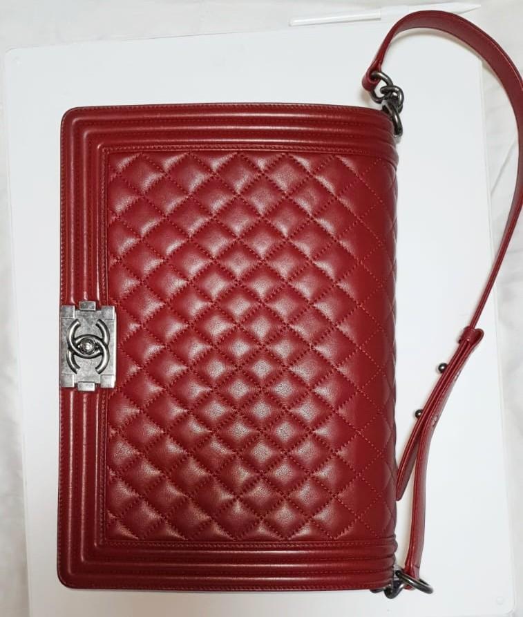 Red chanel boy bag store