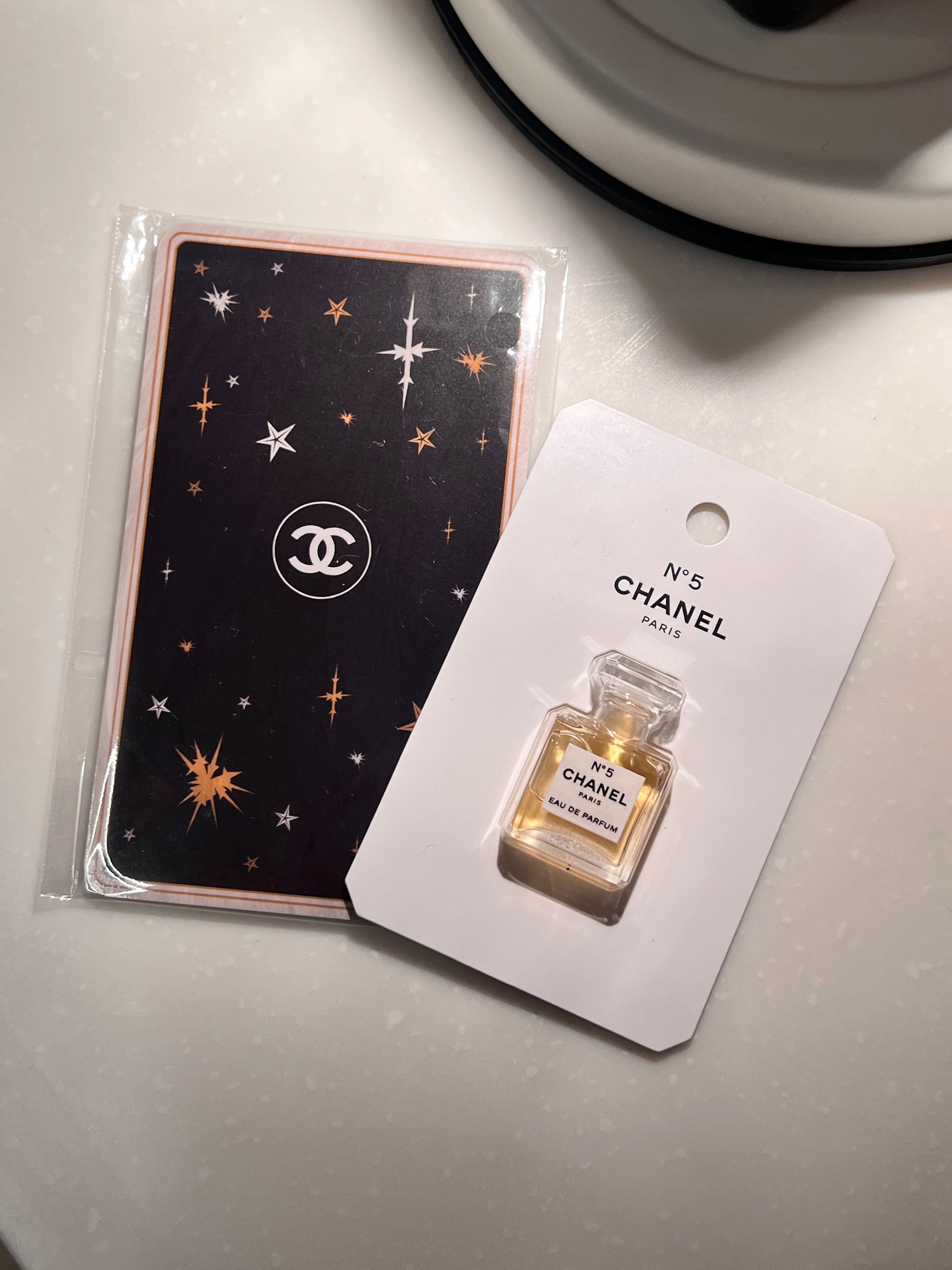 Chanel No 5 perfume 1.5ml with Chanel tarot cards, 美容＆個人護理