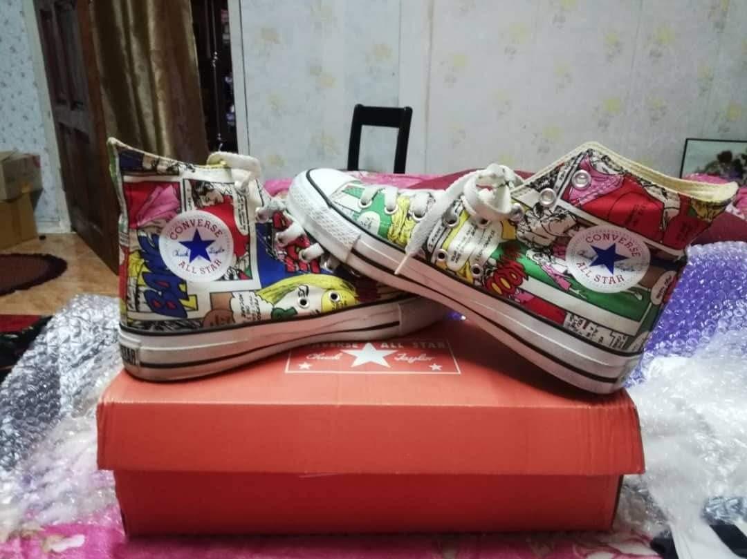 Converse chucks comic print outlet