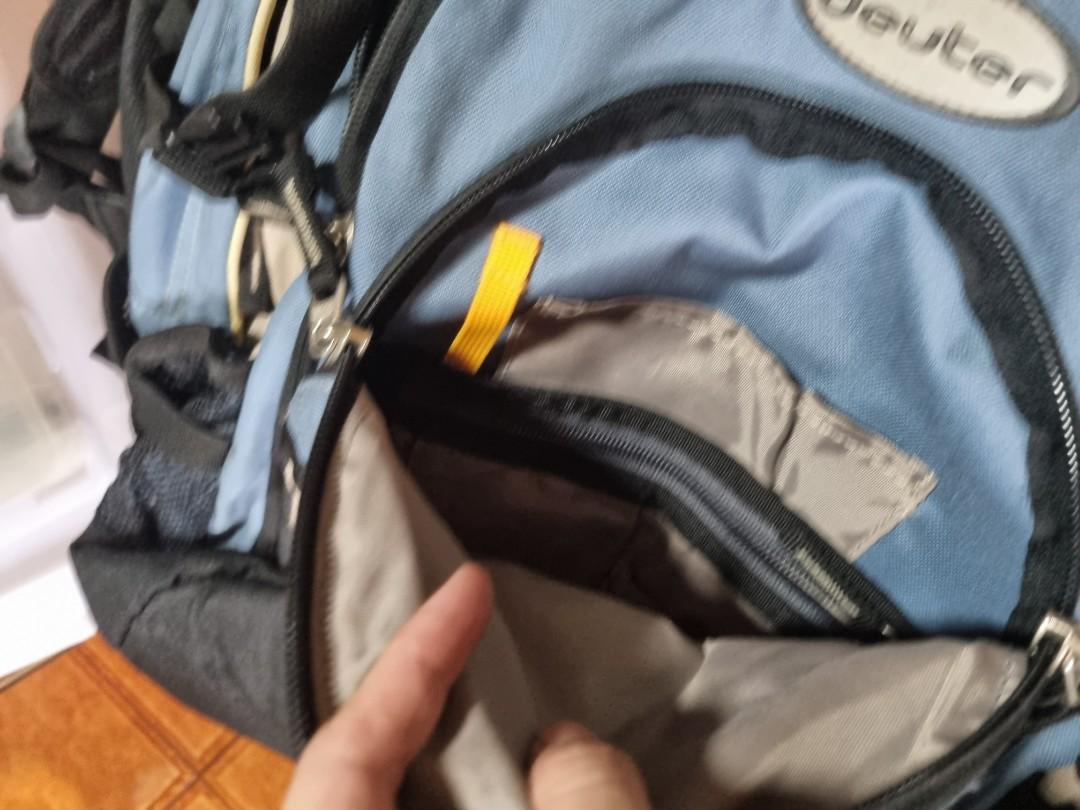 Deuter Giga Office Backpack (Authentic) (Category: Backpacks) located in Quezon City. Submitted by jazzpph (Listing ID 1179154816, Image 3). Description: Deuter Giga Office Backpack (Authentic) plenty of compartments used only a few times has protective sleeve for laptop, and cushion for the back color: blue.