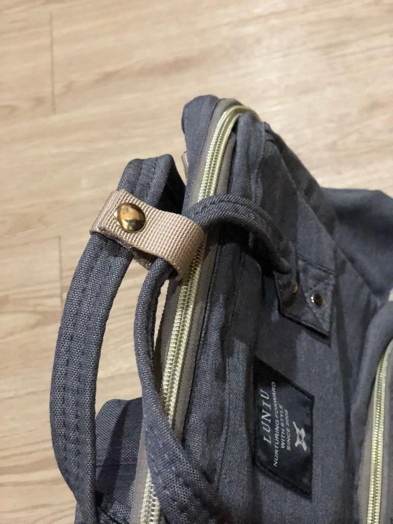 Diaper Backpack (Category: Diaper Bags & Wetbags) located in Catbalogan. Submitted by aimoks (Listing ID 1179175884, Image 3). Description: Bought in Canada No damage / no tarnish in zippers Issues: with stains inside.