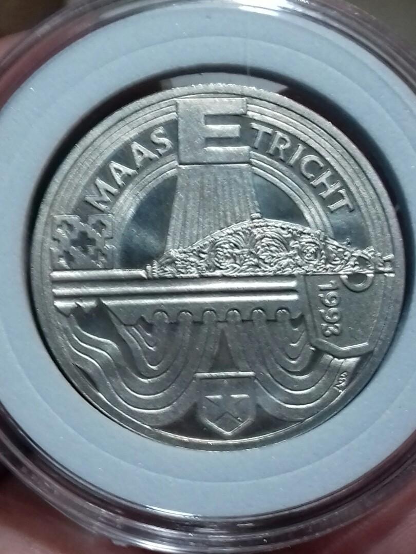 Foreign Euro coin (unc) (Category: Currency) located in Cebu City. Submitted by reynaldocarwana (Listing ID 1179123670, Image 2). Description: .
