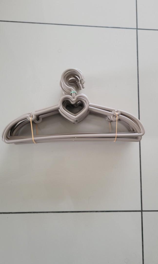 Free hangers, Furniture & Home Living, Home Improvement & Organisation, Hooks & Hangers on Carousell