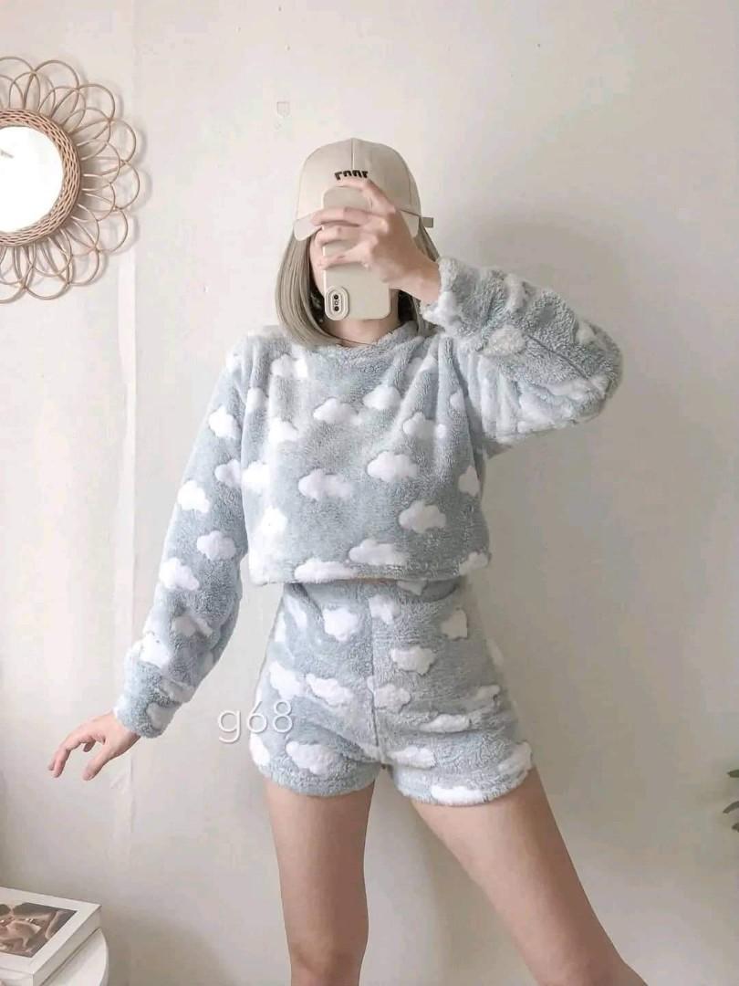 ICONIC PULLOVER TERNO (Category: Sets or Coordinates) located in Cainta. Submitted by agirlnamedkatkatII (Listing ID 1179098682, Image 3). Description: ICONIC PULLOVER TERNO P310.00 FABRIC: FURR/TOWELLETE FABRIC FREESIZE CAN FIT FROM SMALL TO SEMI LARGE NOTE: PLEASE PROVIDE 2ND AND 3RD COLOR OPTION.