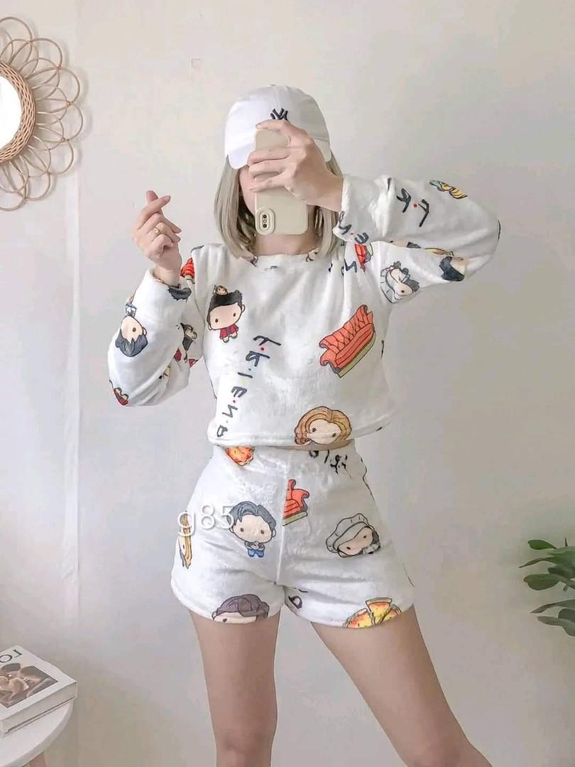 ICONIC PULLOVER TERNO (Category: Sets or Coordinates) located in Cainta. Submitted by agirlnamedkatkatII (Listing ID 1179098682, Image 1). Description: ICONIC PULLOVER TERNO P310.00 FABRIC: FURR/TOWELLETE FABRIC FREESIZE CAN FIT FROM SMALL TO SEMI LARGE NOTE: PLEASE PROVIDE 2ND AND 3RD COLOR OPTION.