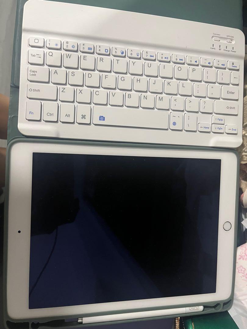 ipad 2 (Category: iPad) located in Singapore. Submitted by mxlinx (Listing ID 1179178740, Image 1). Description: nego.