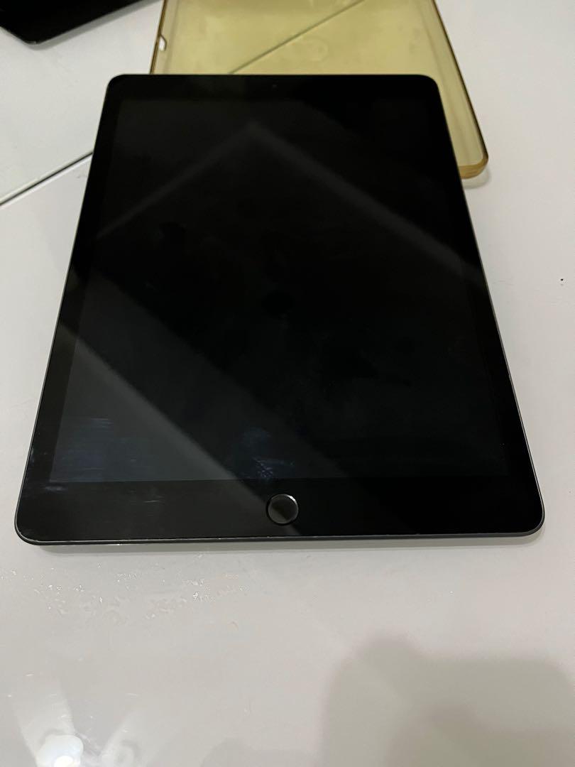 Ipad 7th gen 32GB (Category: iPad) located in Quezon City. Submitted by fairyg (Listing ID 1179234223, Image 1). Description: no issues.