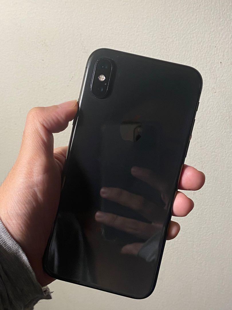 iPhone X Space Grey (256 gb) - 100% smooth (Category: iPhone X Series) located in Quezon City. Submitted by lilygmd (Listing ID 1179248212, Image 2). Description: iPhone X - 256GB Storage - Space Grey - 3GB RAM - 100 percent smooth (no scratches or dents) - Case and tempered glass installed - Battery maximum capacity at 75% (can last all day sa school) - No history of repair or part replacement (Face ID and true tone intact) ✨Negotiable✨ RFS: Med