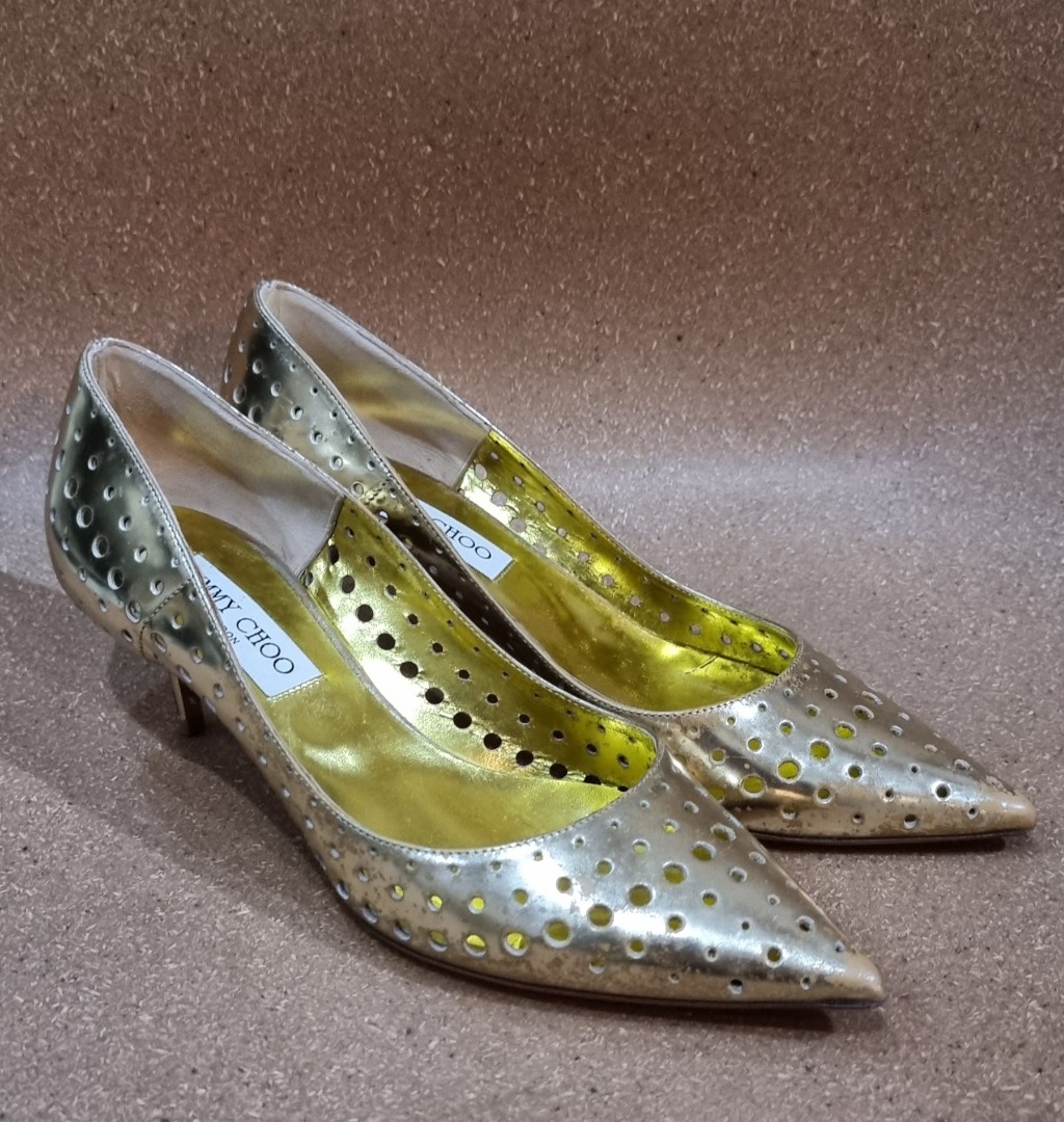 Jimmy Choo Original Gold Pointed Toe, Fesyen Wanita, Sepatu di Carousell