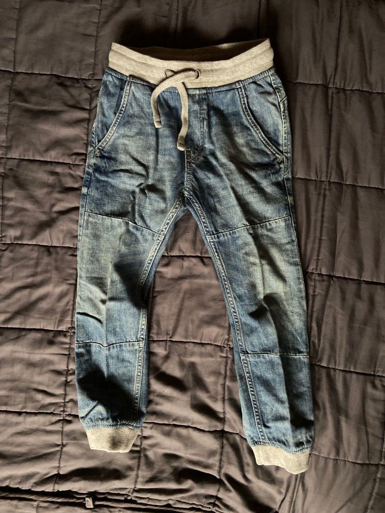 Jogger pants Kids 7 years old h&m (Category: Babies & Kids Fashion) located in Quezon City. Submitted by chamele (Listing ID 1179074656, Image 1). Description: Barely worn like 4 times only Garterized .