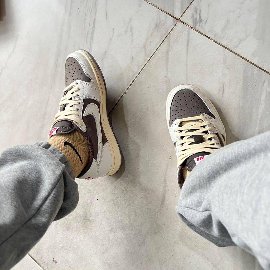 Jordan 1 Low Travis Scott Reverse Mocha 3.0, Men's Fashion, Footwear,  Sneakers on Carousell