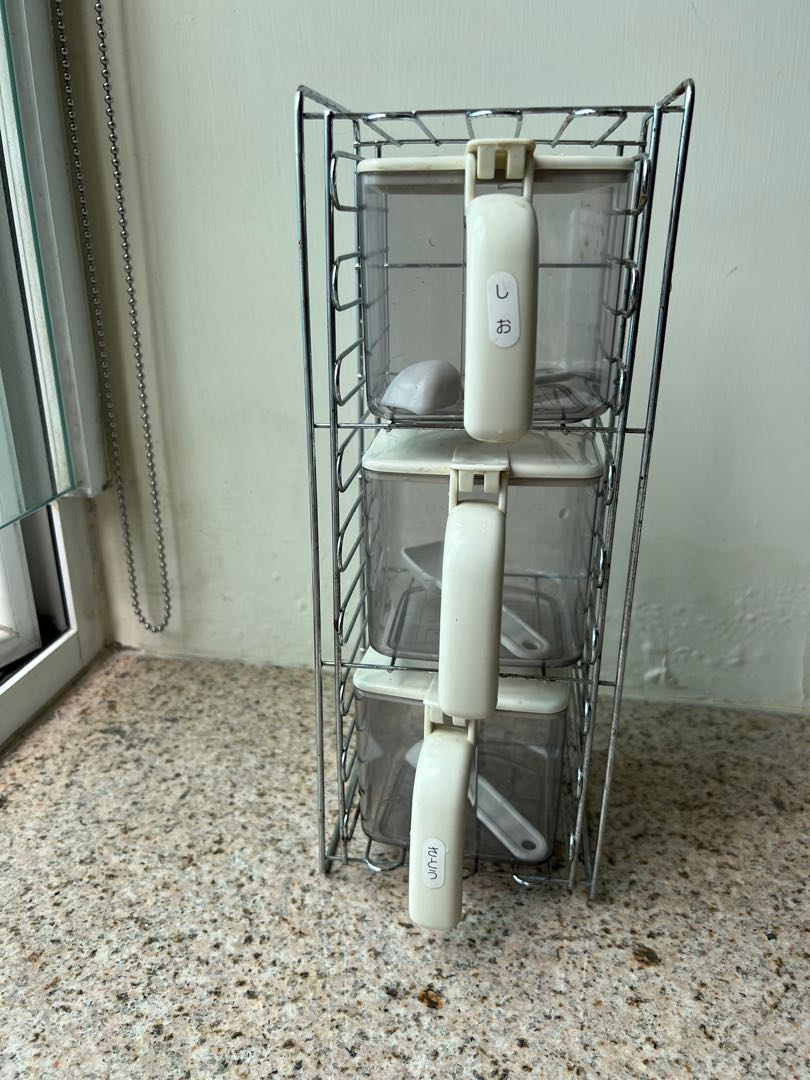 Kitchen container & towel stand, 傢俬＆家居, 廚具和餐具, 其他廚具和餐具 Carousell