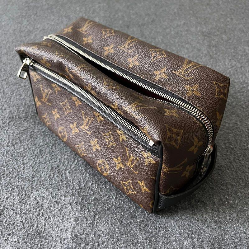 Louis Vuitton S Lock Messenger Monogram Macassar Canvas, Men's Fashion,  Bags, Belt bags, Clutches and Pouches on Carousell