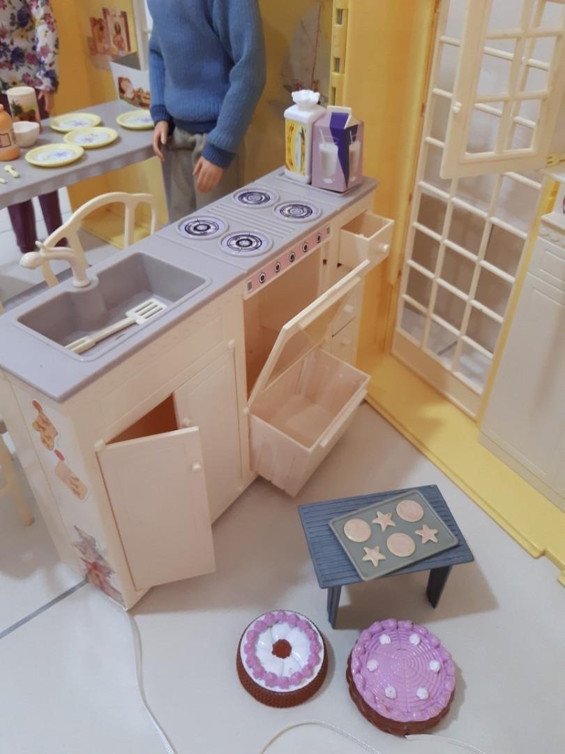 Barbie Happy Family Grandma's Kitchen Gift Set 27084078886