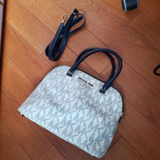 （分類：）位於 。 由 msmluxury 提交（商品編號 1179077061，圖片 1）。簡介： 。
