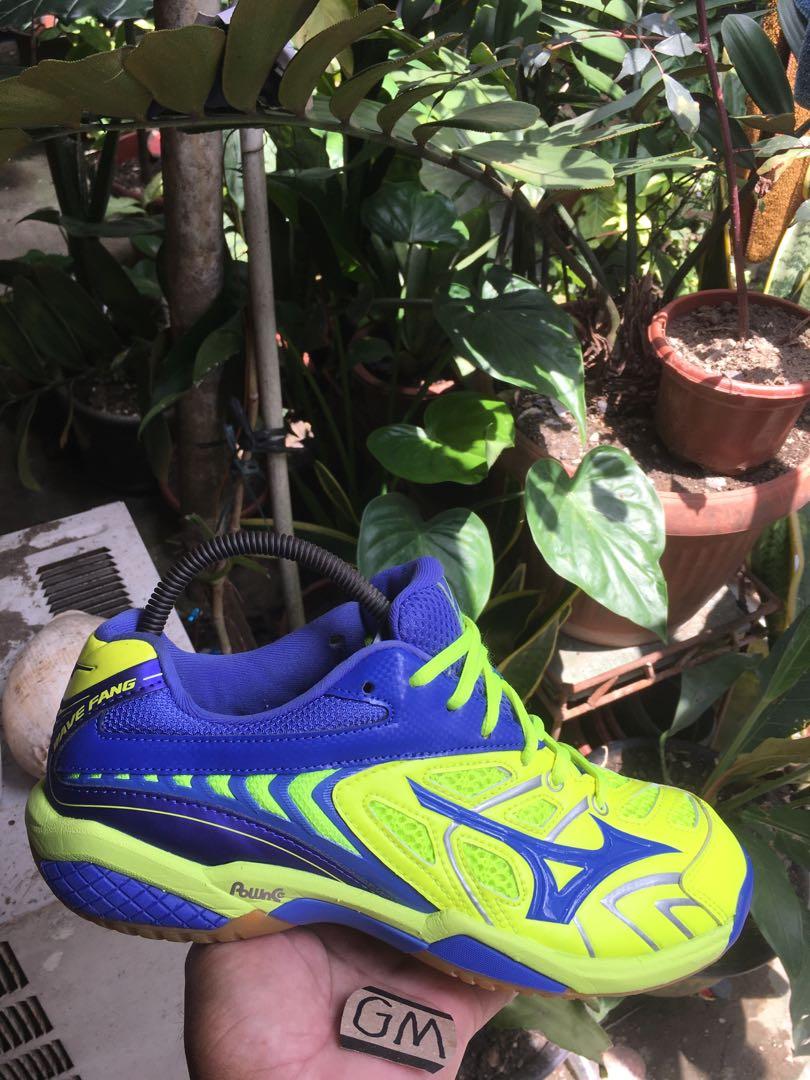Mizuno badminton shoes price hot sale philippines