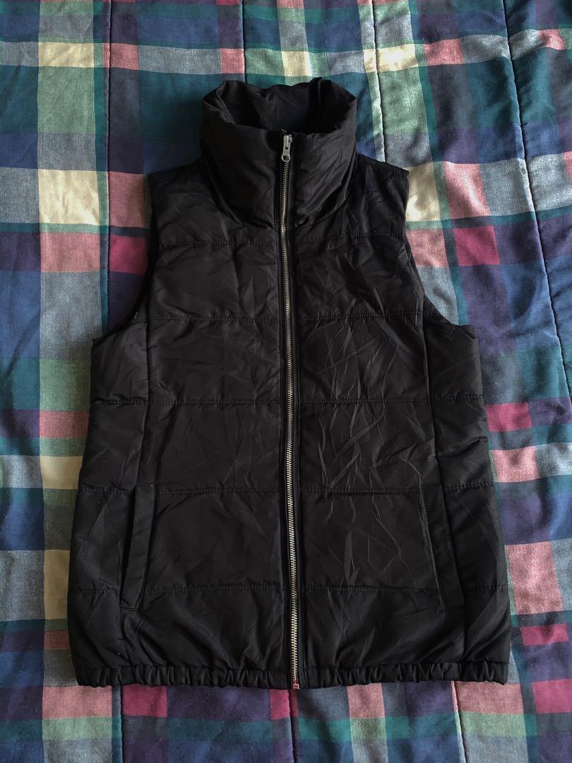 Old Navy Puffer vest, Men's Fashion 