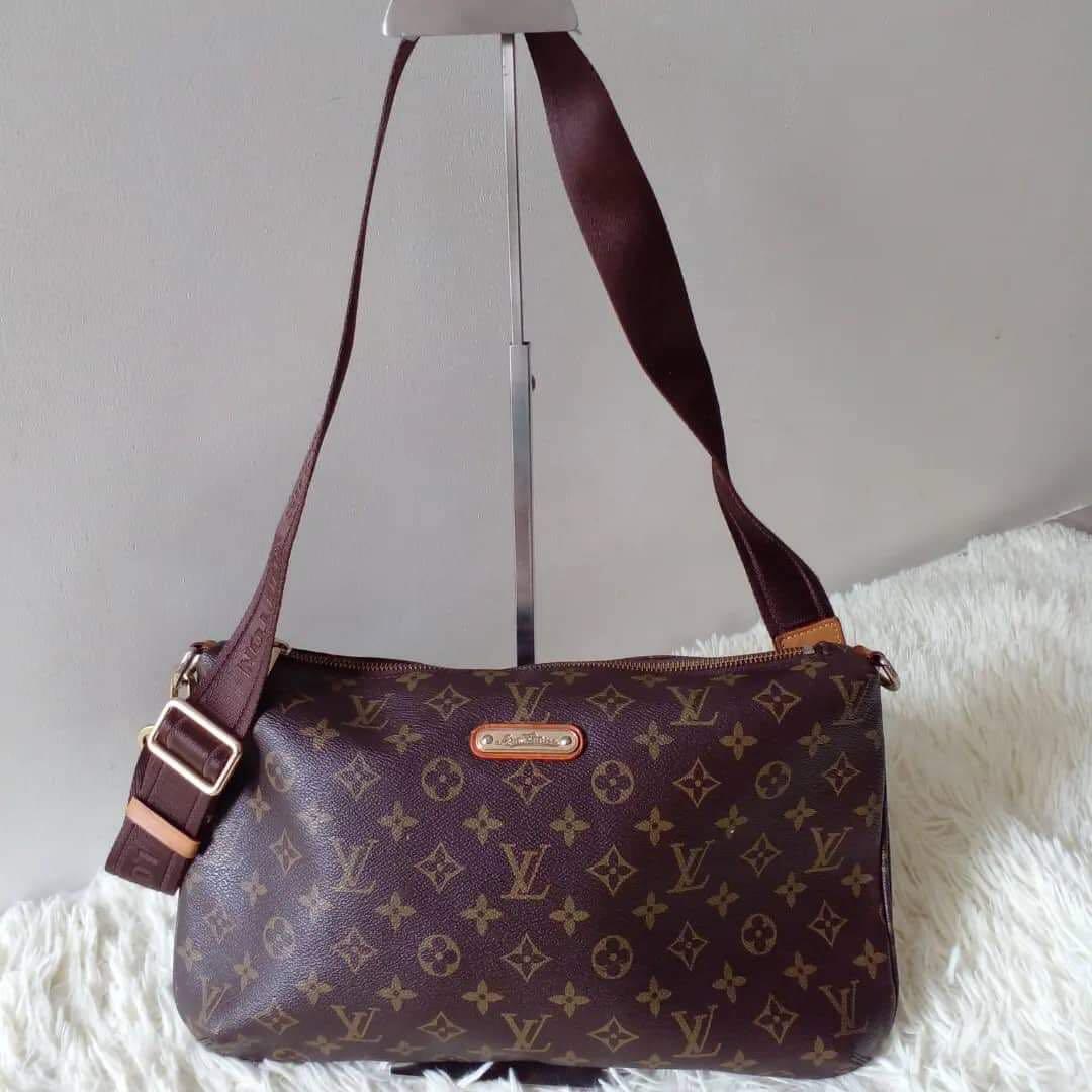 Branded Bags - Lv Banana sling CODE ✓ PM for price 💜
