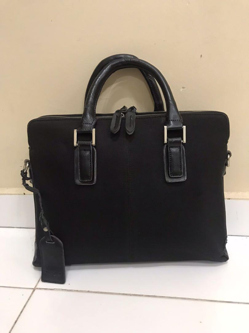 Samsonite RED Sling Laptop/ Dokumen Bag (Free Laptop/Dokumen Bag), Men