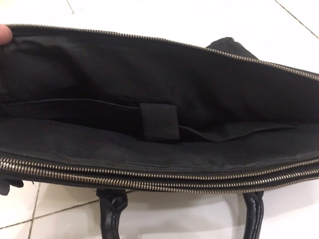 Samsonite RED Sling Laptop/ Dokumen Bag (Free Laptop/Dokumen Bag), Men