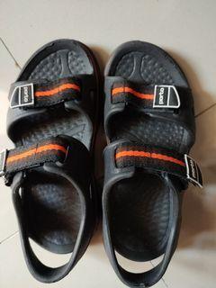 Sendal anak size 33