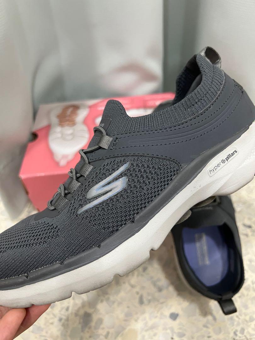 Dark 2024 grey skechers