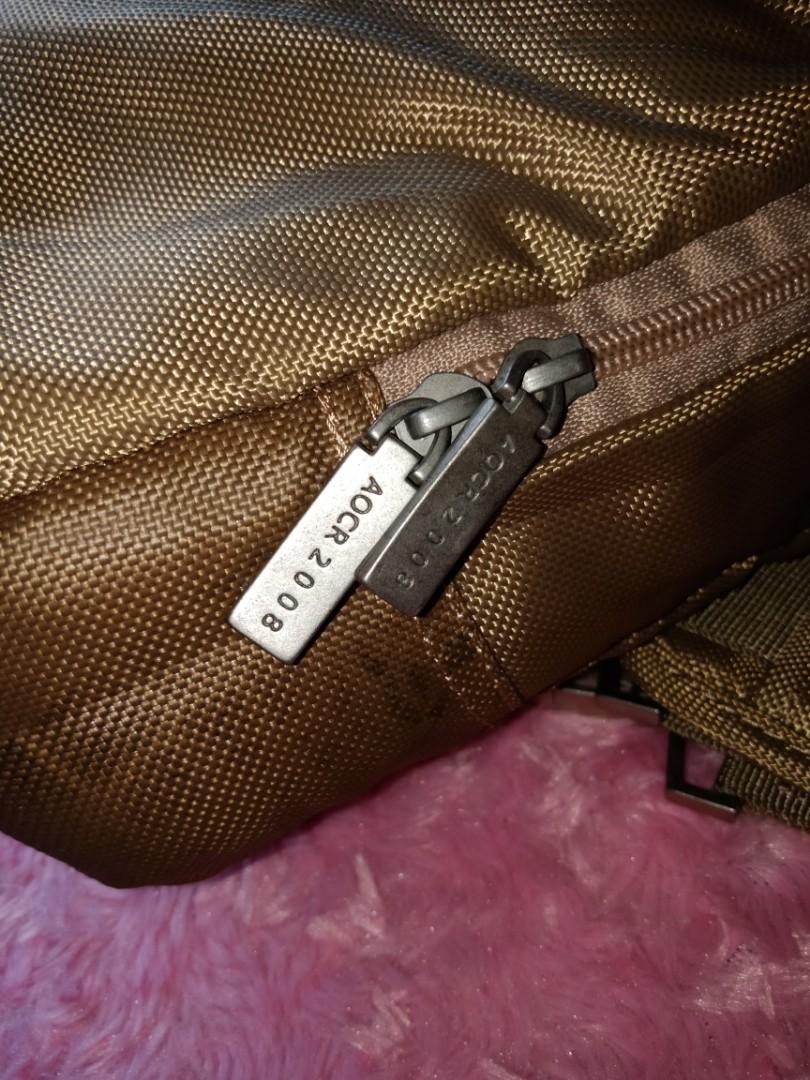 Sling bag laptop, Fesyen Wanita, Tas 