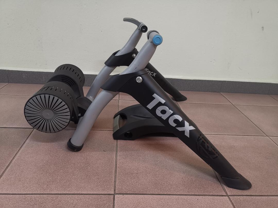 く*ん様 Tacx Bushido smart ワイヤレストレーニングローラー Tacx Bushido Smart Trainer Review - YouTube