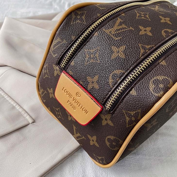 Tas Louis Vuitton Makeup Bag With Pouch