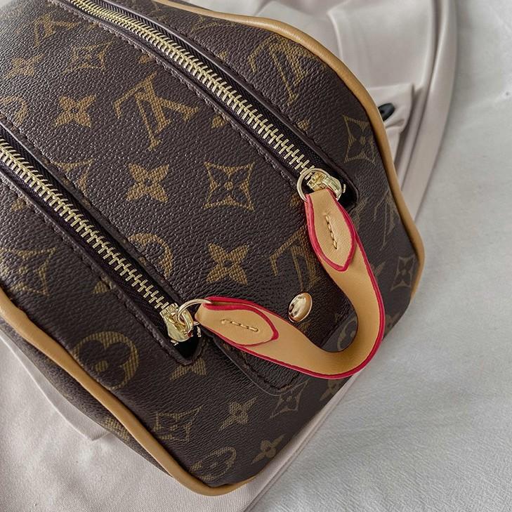 Tas Louis Vuitton Makeup Bag With Pouch