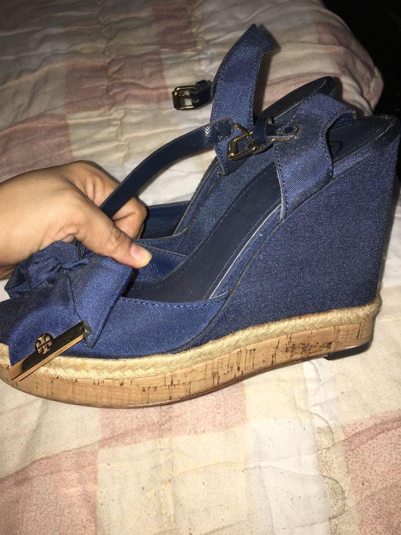 Tory Burch Navy 12148501 Penny Wedge Sandals, Women's Fashion, Footwear,  Wedges on Carousell