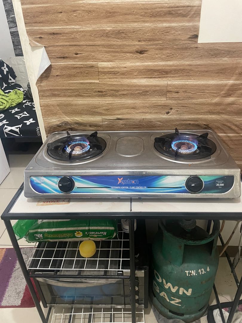 Twin gas cooker with the gas cylinder, TV & Home Appliances, Kitchen Appliances, Cookers on