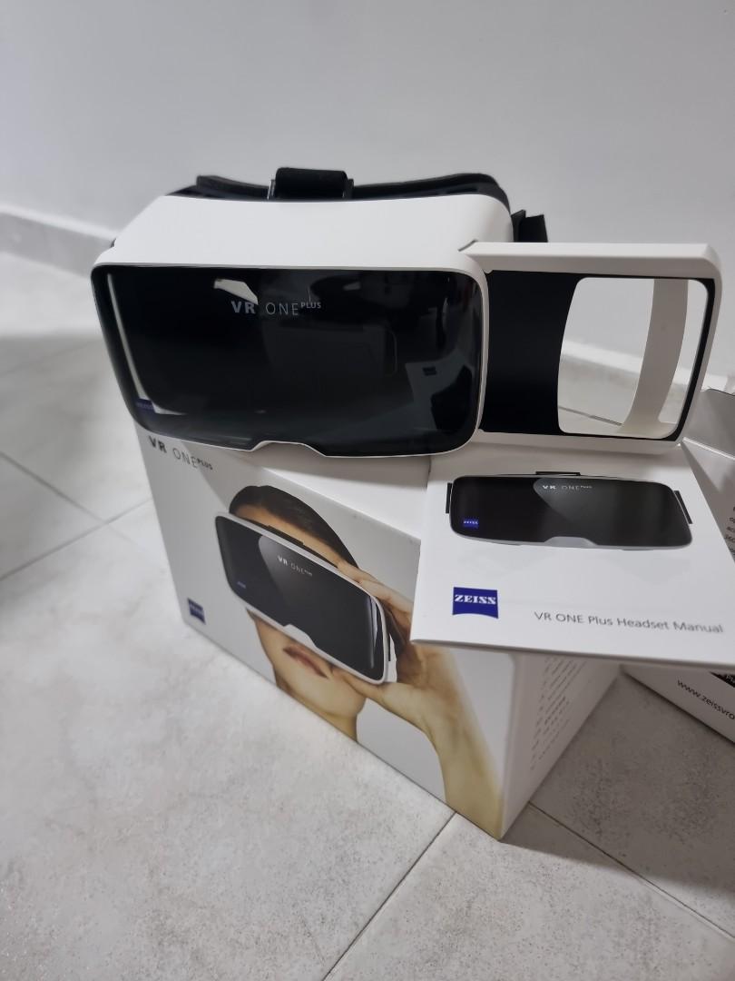 Virtual Reality Goggle by Carl Zeiss, Video Gaming, Gaming Accessories