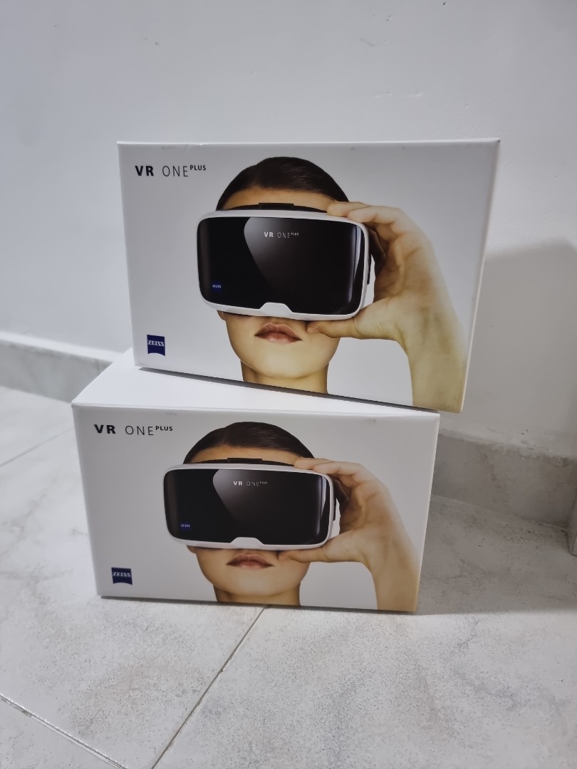 Virtual Reality Goggle by Carl Zeiss, Video Gaming, Gaming Accessories