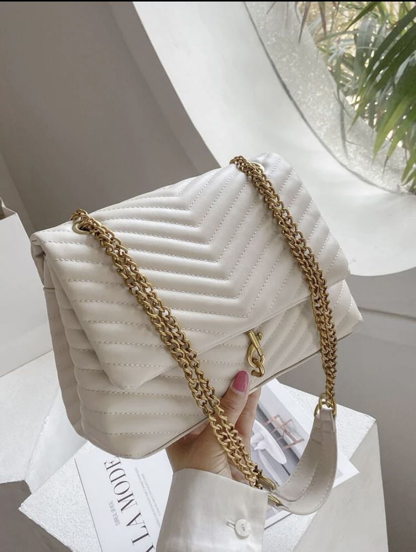 Love Moschino - White quilted shoulder bag with chain and 