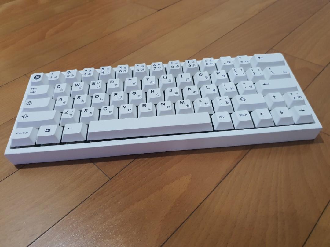 White Tofu60 Custom Keyboard (Thock Creamy Profile), Computers & Tech